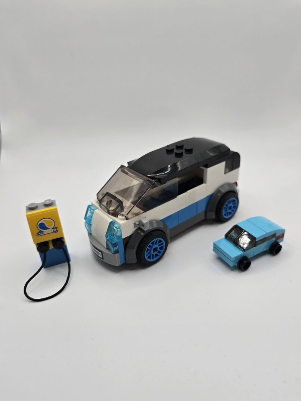 LEGO City Modern Family House Electric Car and Charger 60291